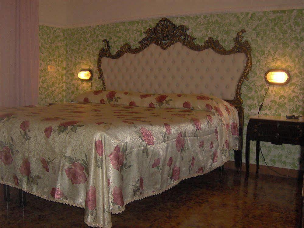 Bed & Breakfast Santa Fara Бари Екстериор снимка