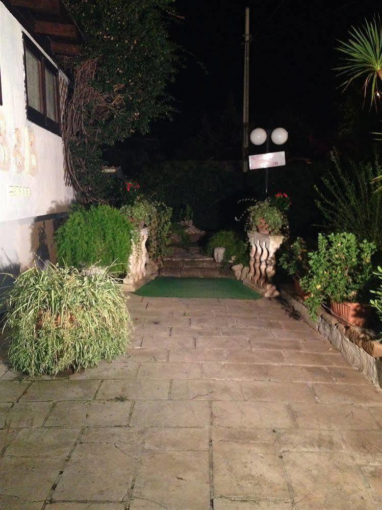 Bed & Breakfast Santa Fara Бари Екстериор снимка